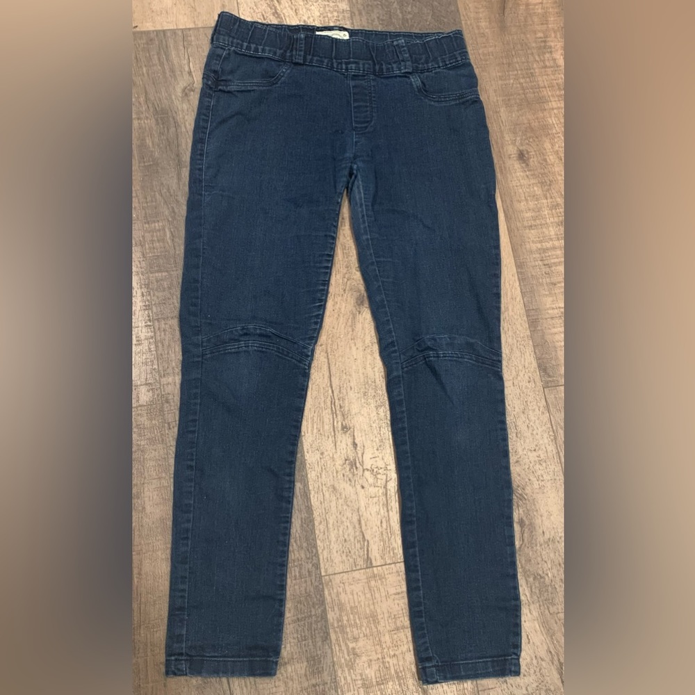 Easy wear navy blue jeans